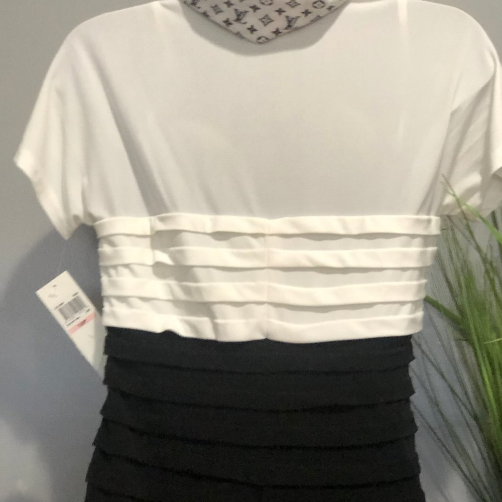 TWO -TONED  RUFFLE DRESS - Picture 5 of 13